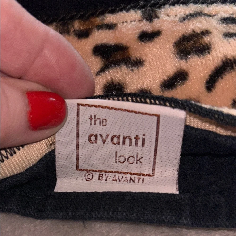 Avanti Leopard bathroom set. 2 Hand Towels, 1 Fingertip towel, 1 Wash cloth